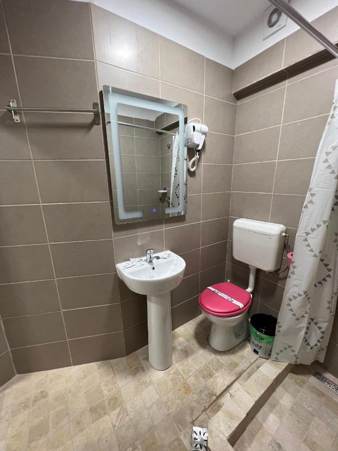 Hostel Casa Popa Nan بوخارست المظهر الخارجي الصورة