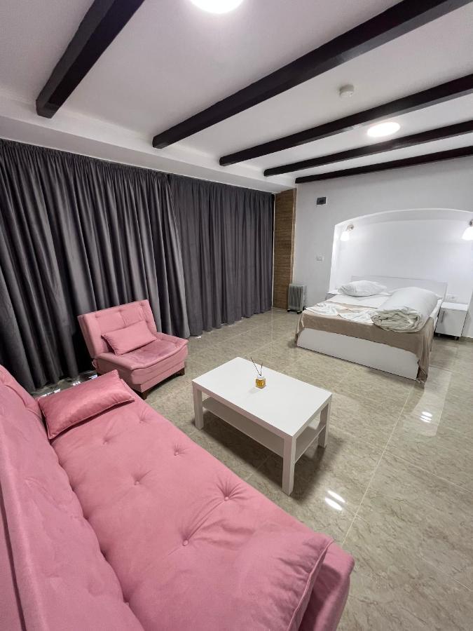 Hostel Casa Popa Nan بوخارست المظهر الخارجي الصورة